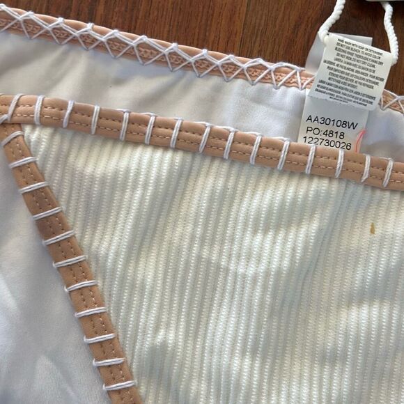NWT cupshe white peach swimwear bottom. High cut ribbed - Picture 2 of 3